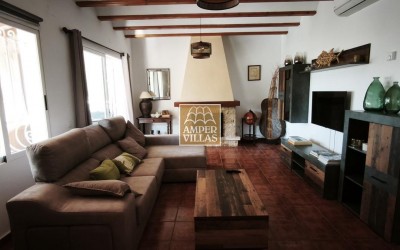 Amplia villa con apartamento de invitados a poca distancia del centro de Altea la Vella.